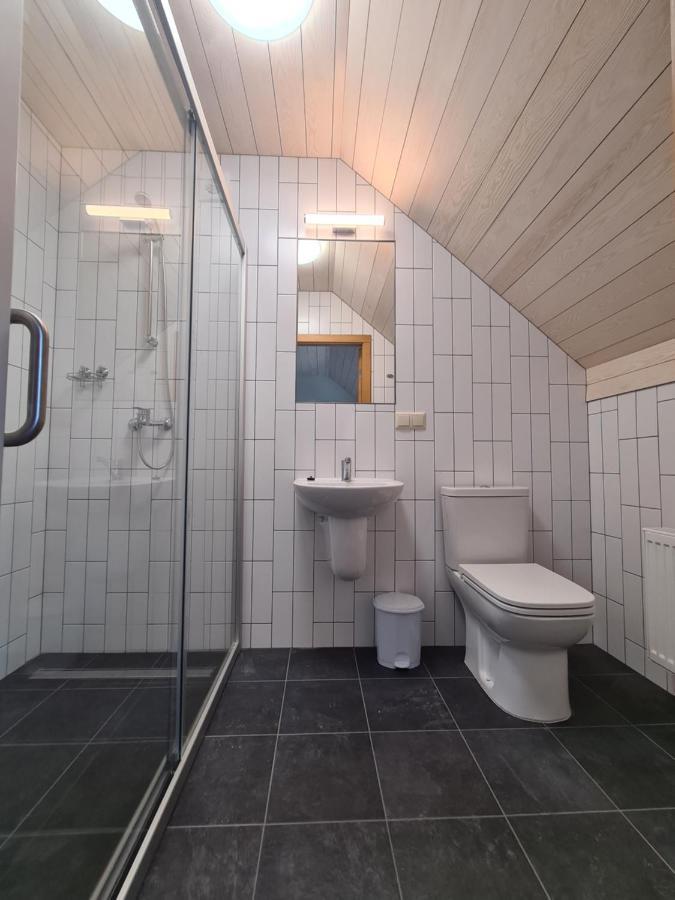 Viesu Nams Upe Hotel Roja Eksteriør billede